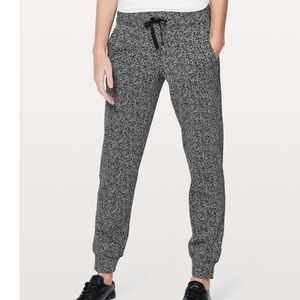 Lululemon ‘Ready to Rulu Jogger’ - Sz 4